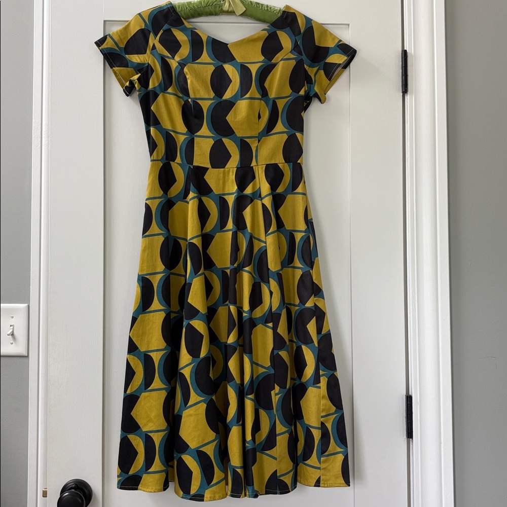 Bold printed retro cap sleeved flared skirt cotton dress Sz XS
